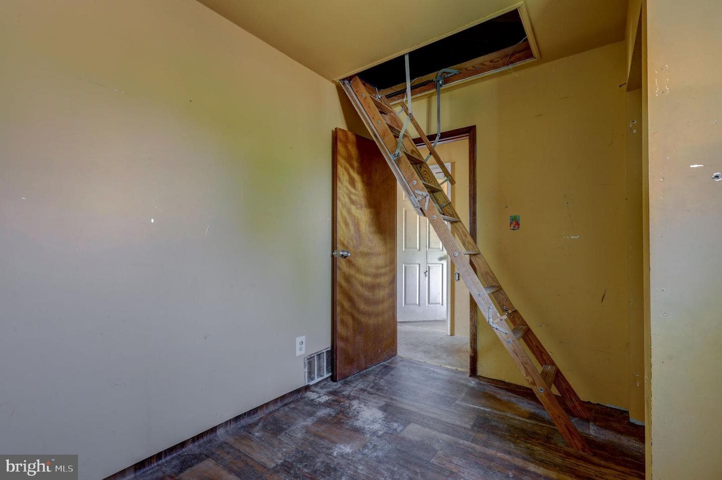 105 Garfield Avenue photo 24