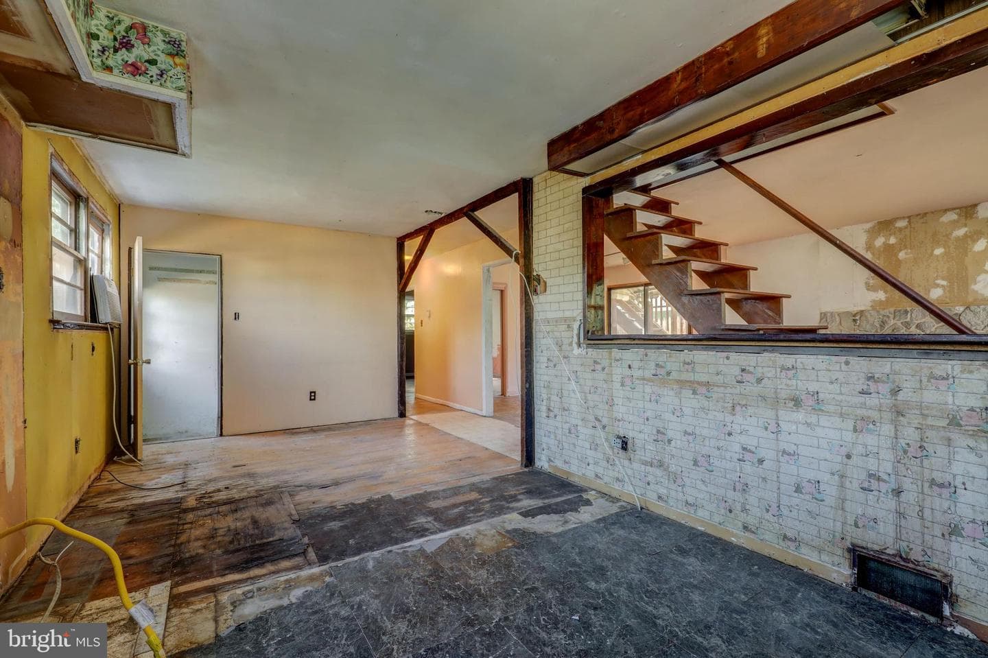 105 Garfield Avenue photo 6
