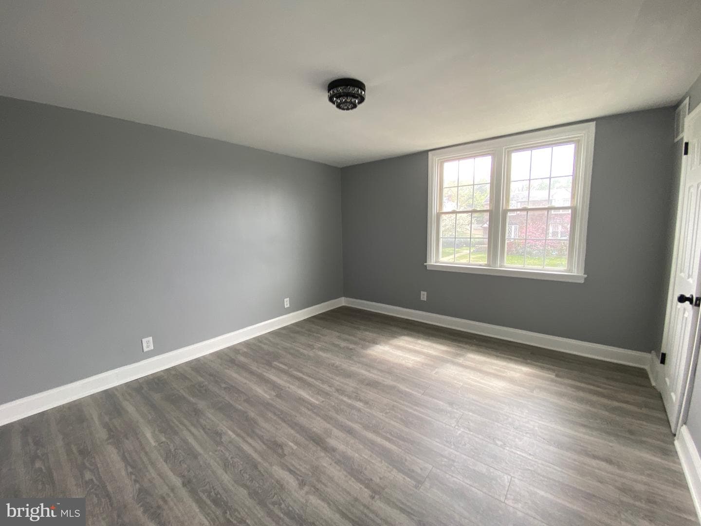 821 Hampshire Road photo 16