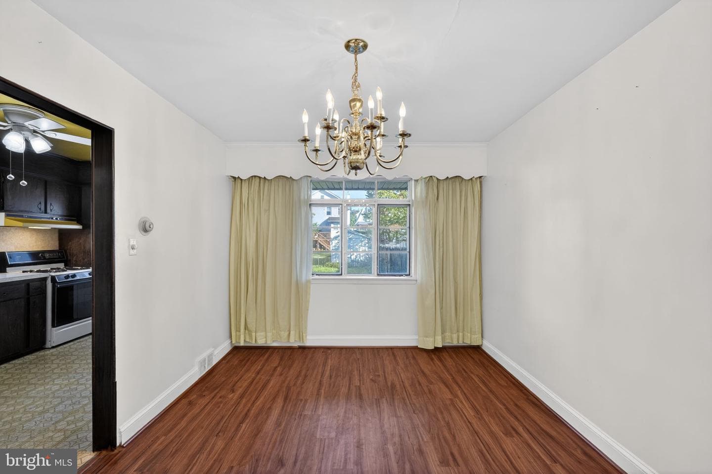 230 Windsor Avenue photo 10