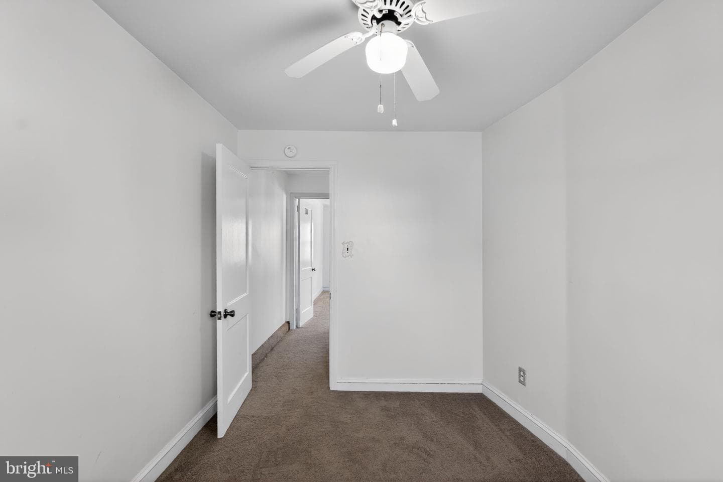 230 Windsor Avenue photo 24