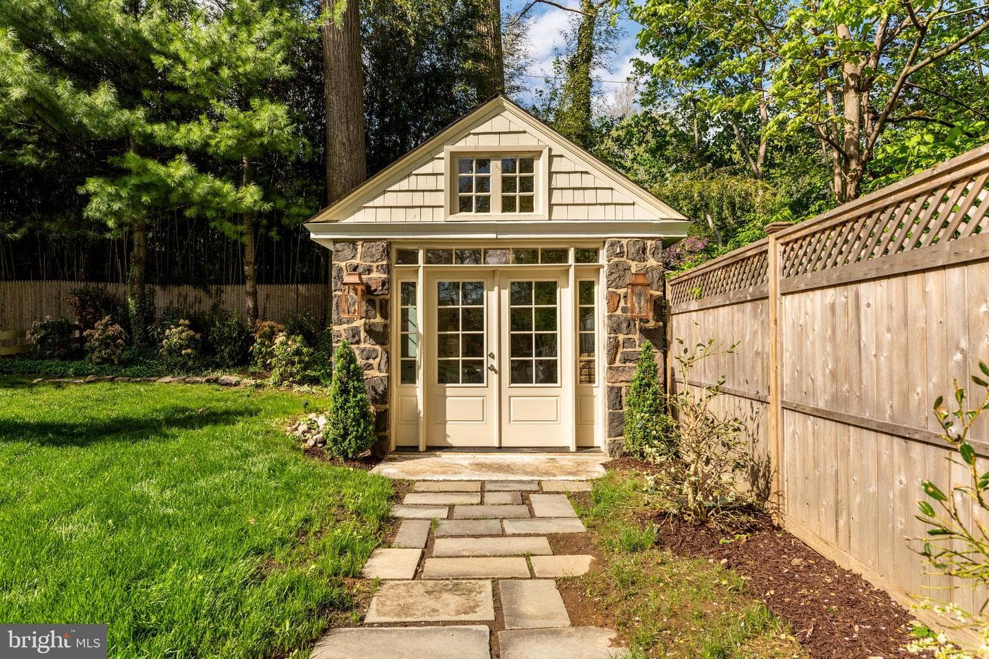 119 Cambria Court photo 40