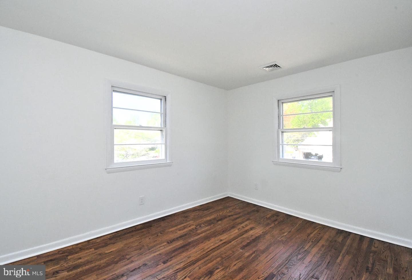 412 Camelot Drive photo 23