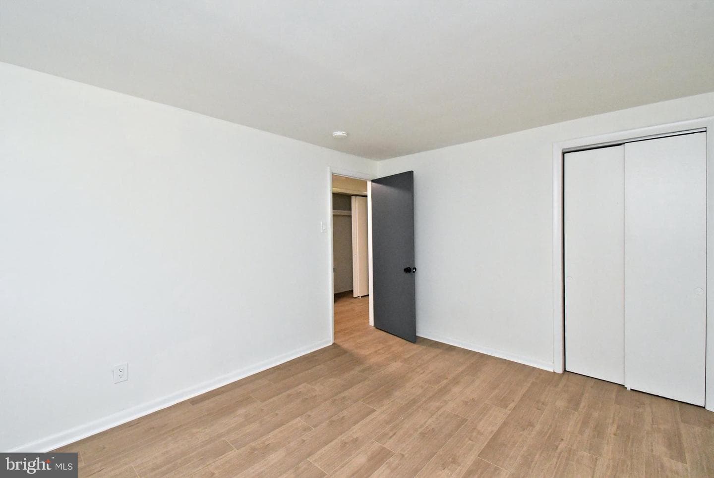 412 Camelot Drive photo 38