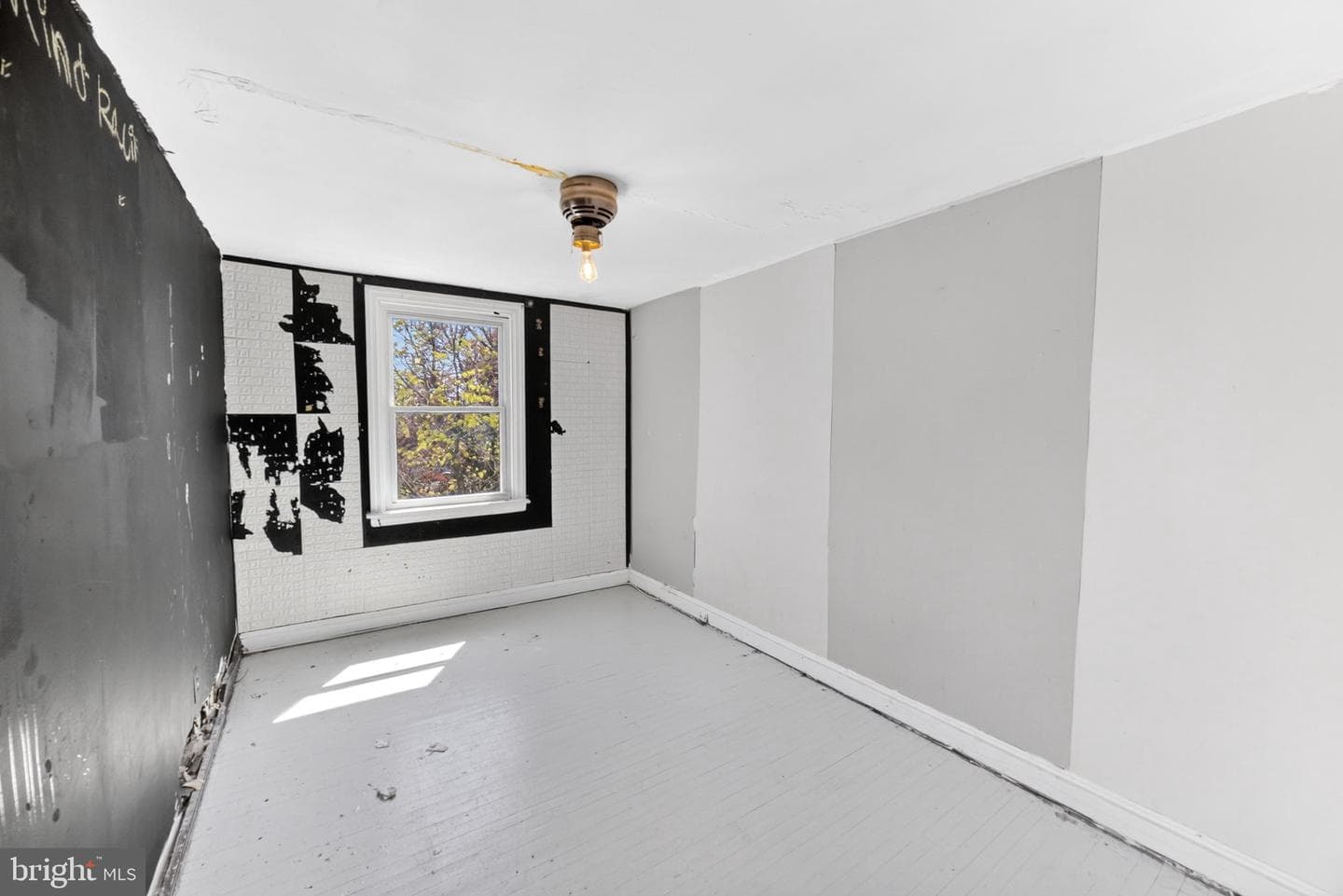 236 W Washington Avenue photo 17