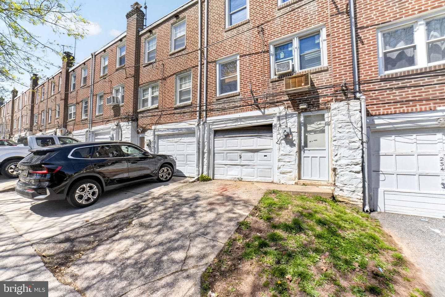 236 W Washington Avenue photo 2