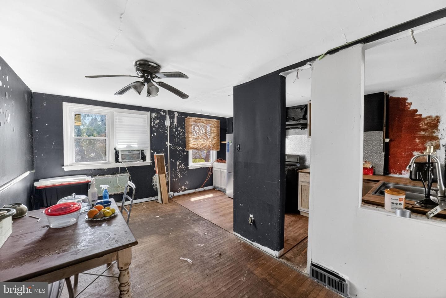 236 W Washington Avenue photo 7
