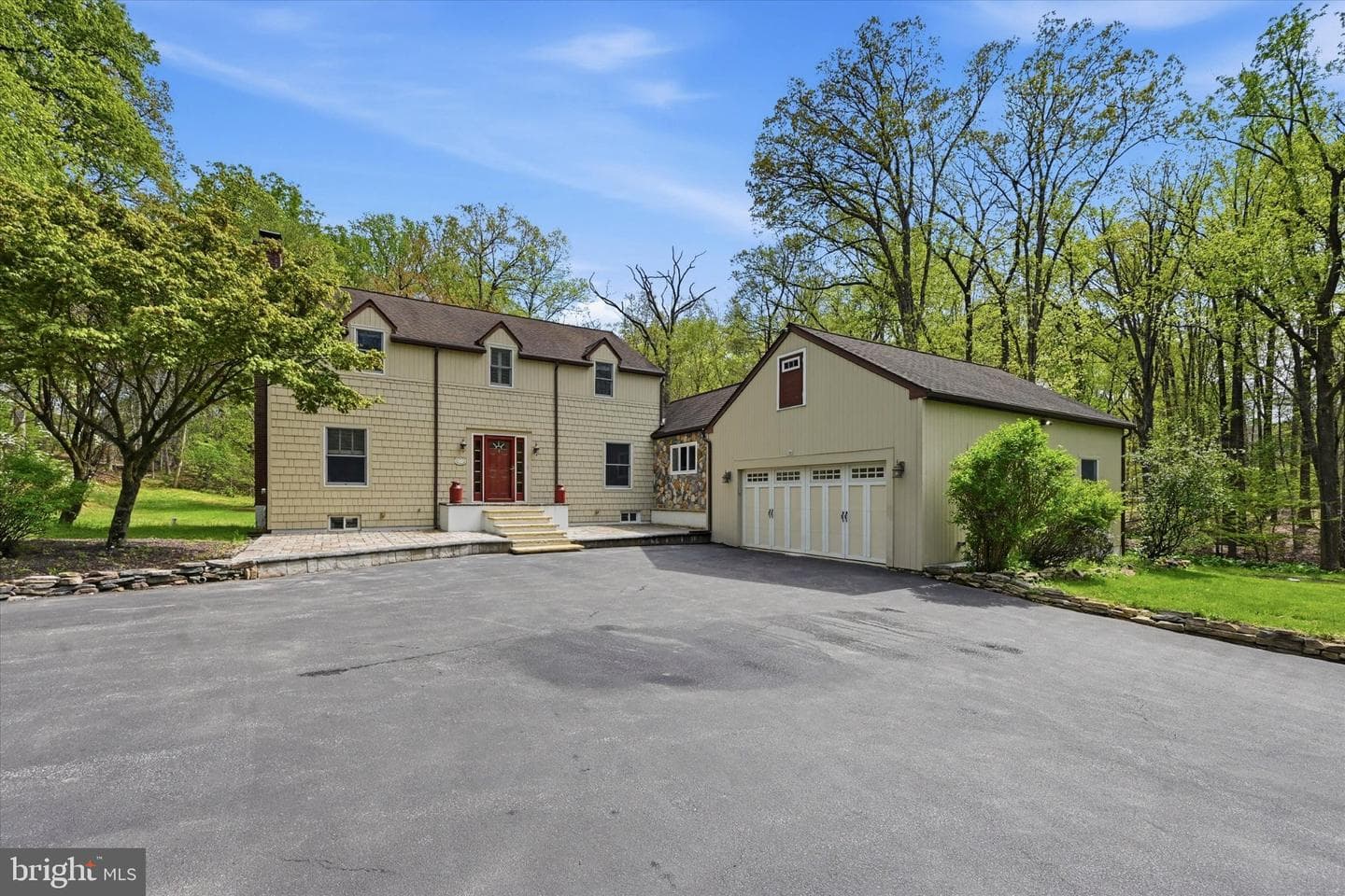 1010 Nicole Drive photo 2