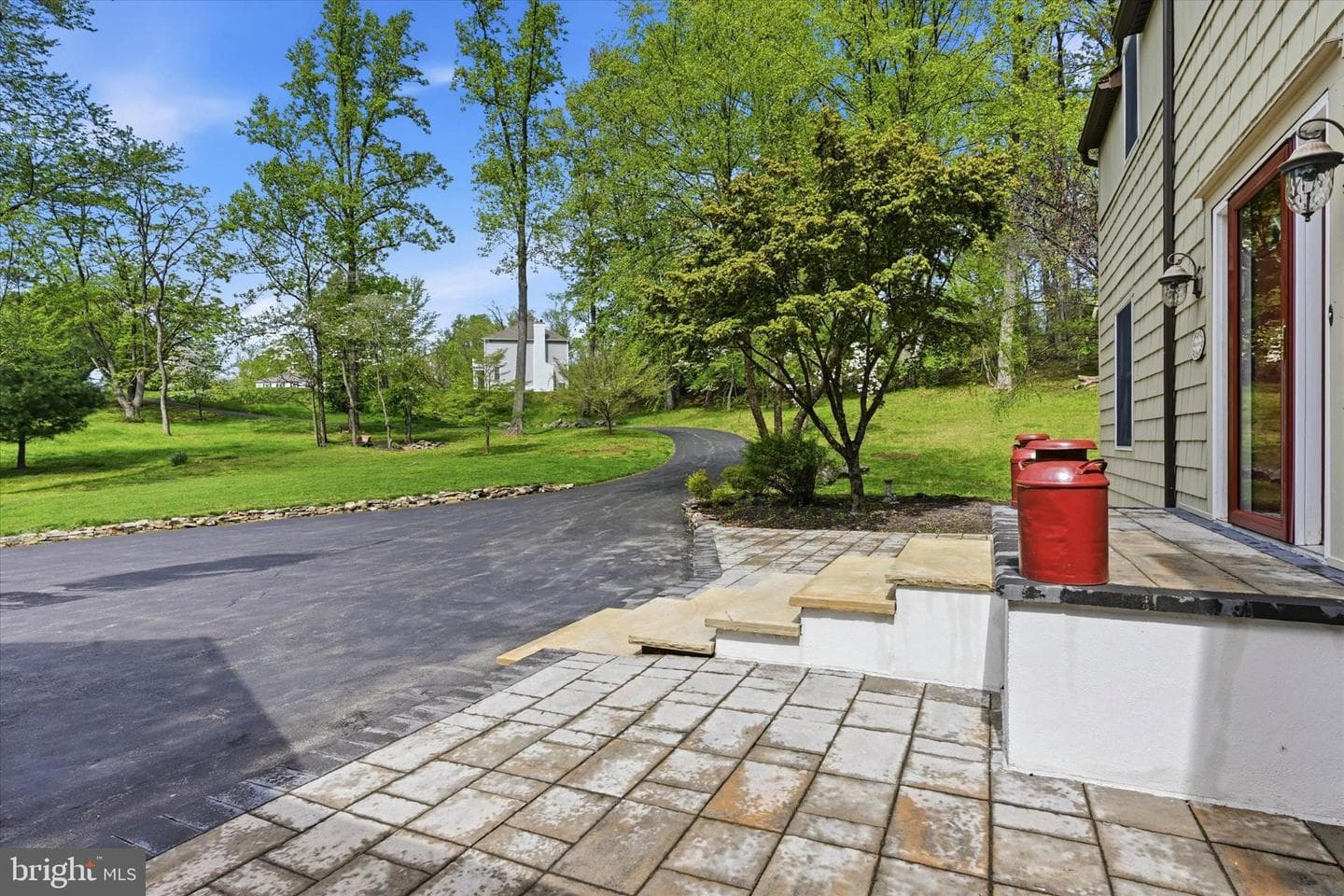 1010 Nicole Drive photo 3
