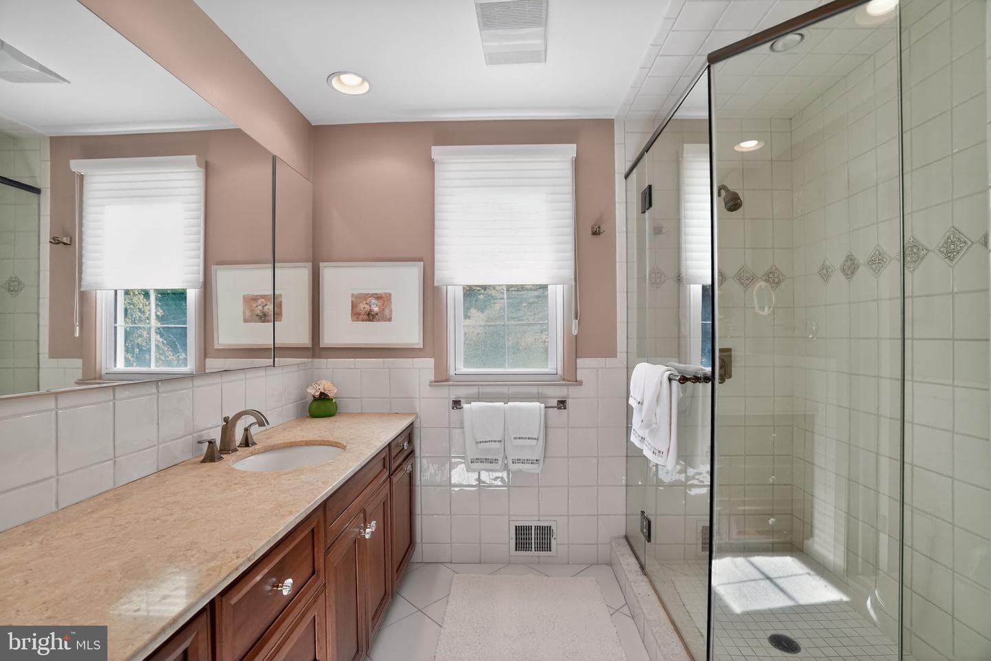 307 Colonial Drive photo 16