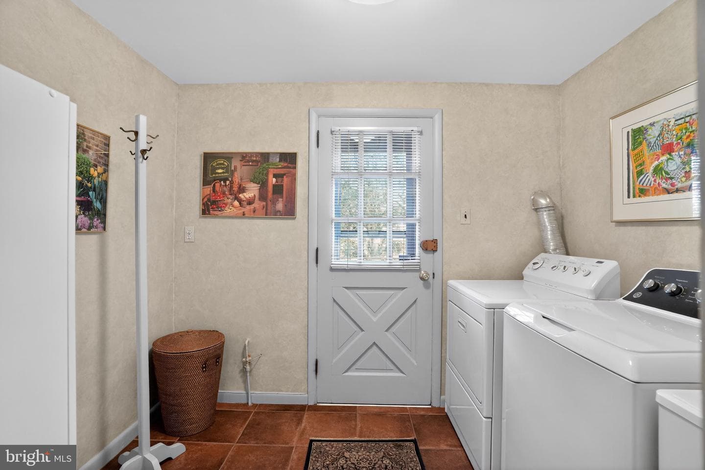 307 Colonial Drive photo 29