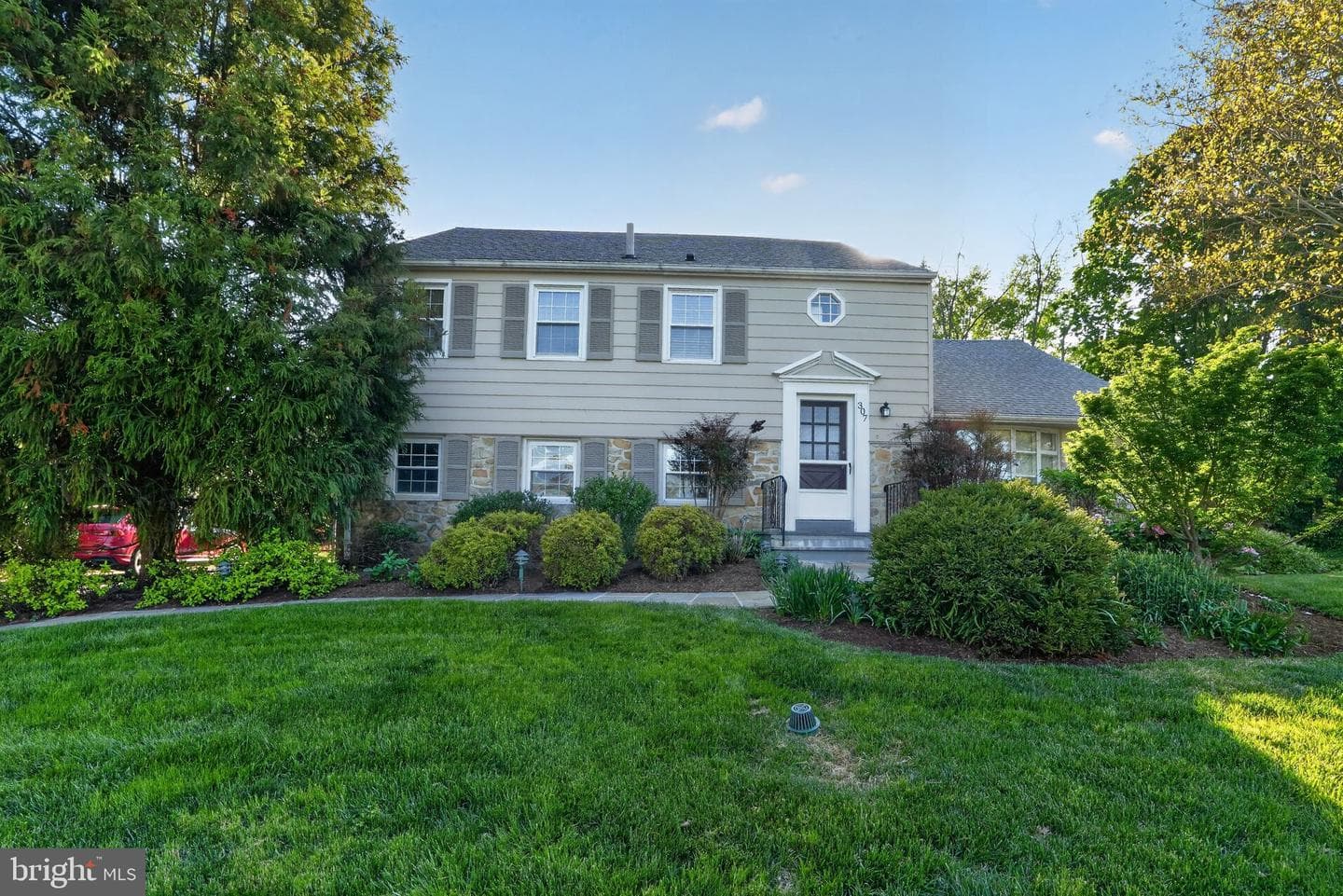 307 Colonial Drive photo 37