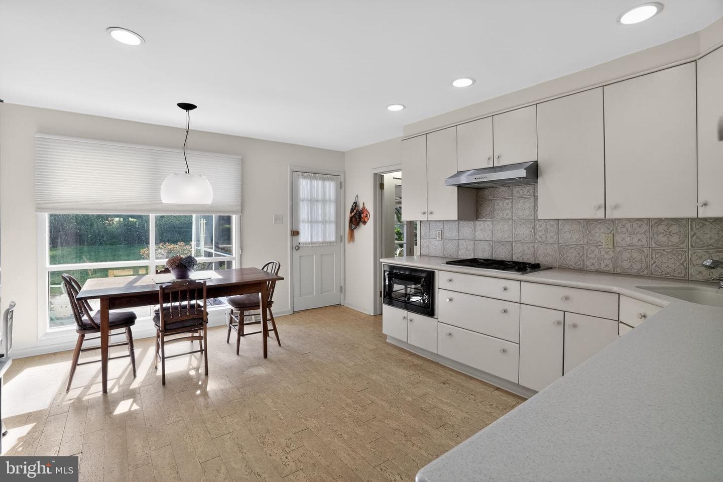 307 Colonial Drive photo 6