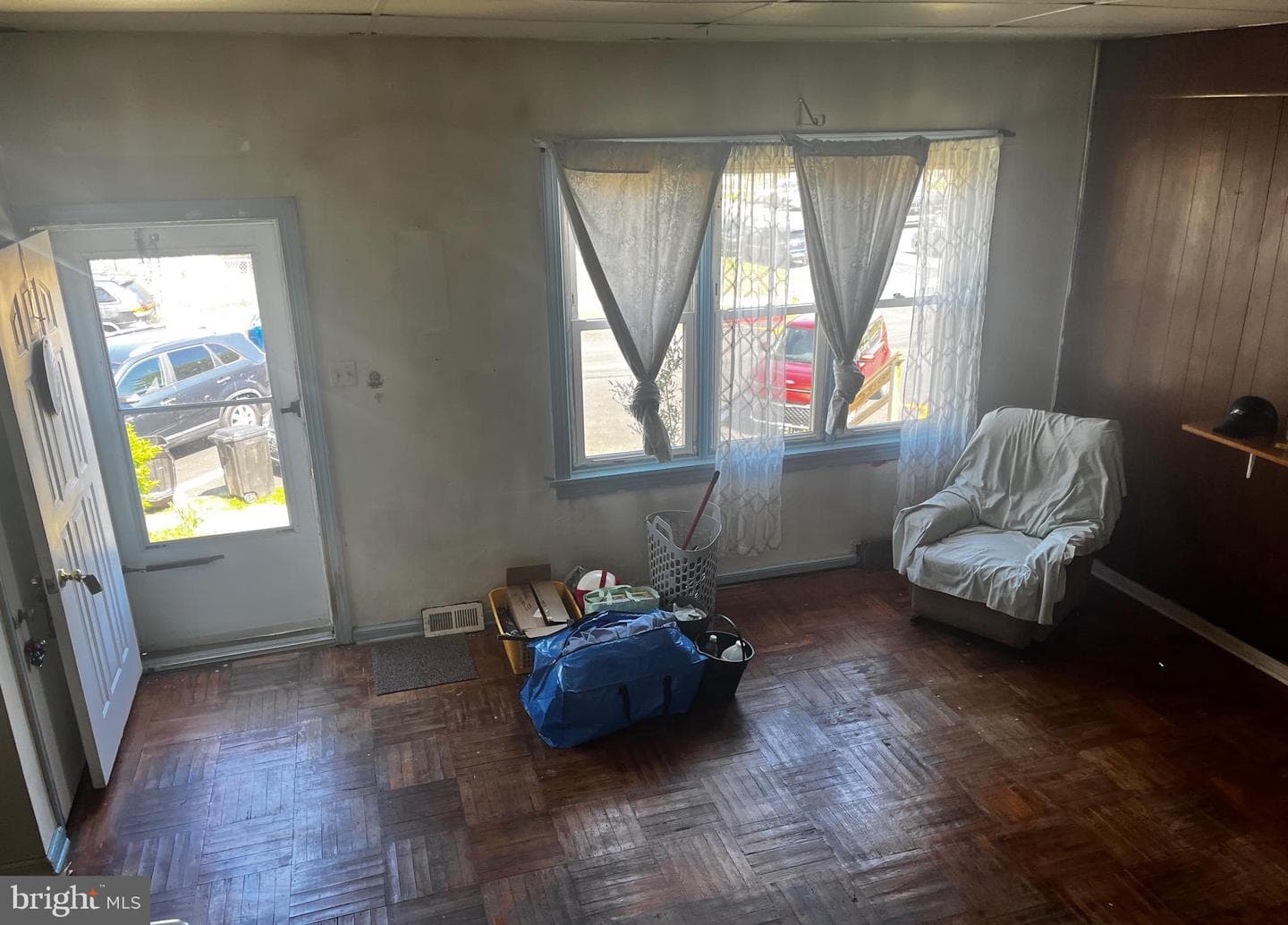 165 Ervin Avenue photo 2