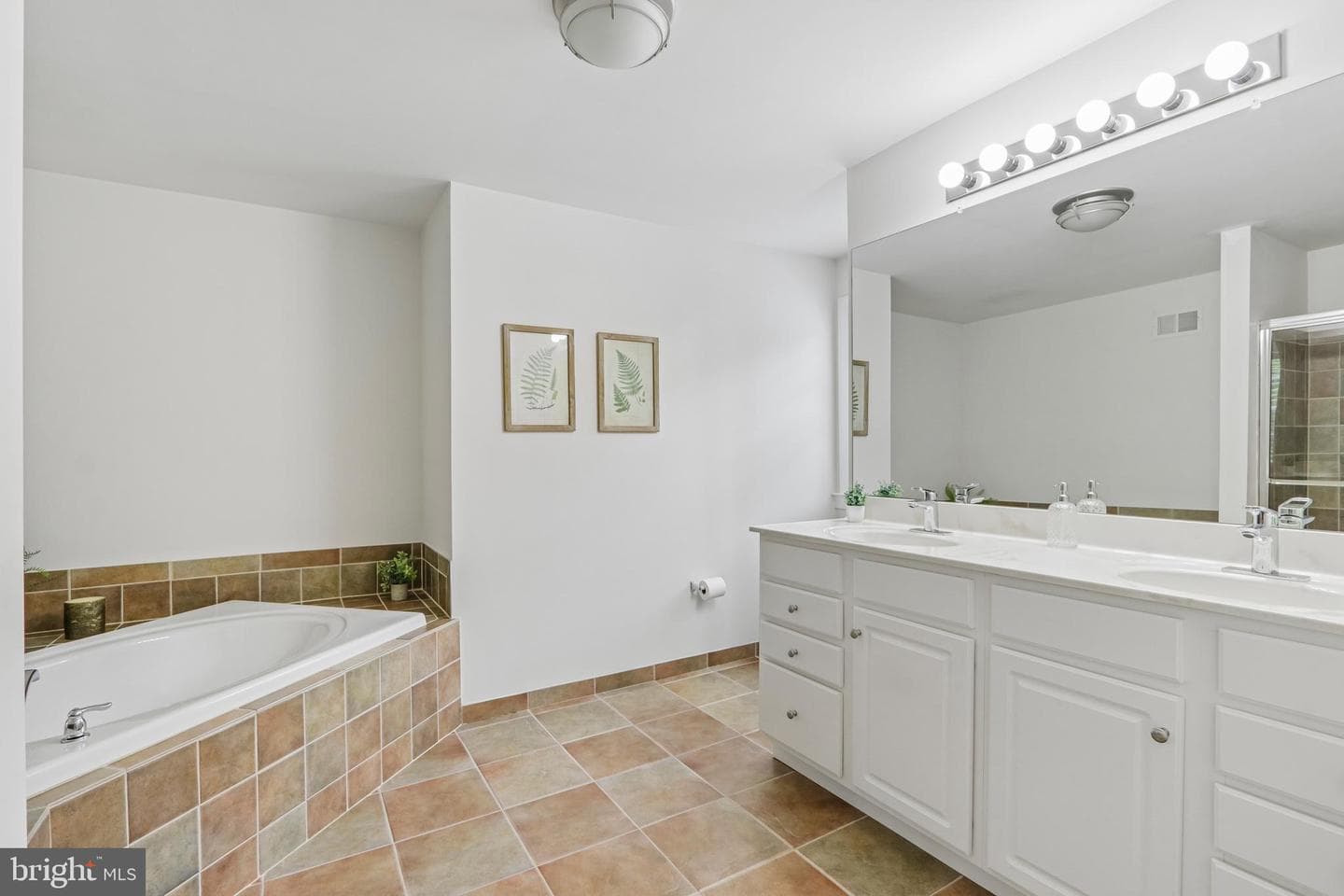 33 Venuti Drive photo 34
