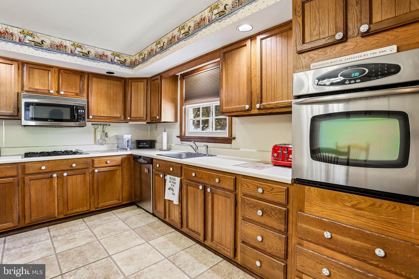 816 Mitchell Avenue photo 9