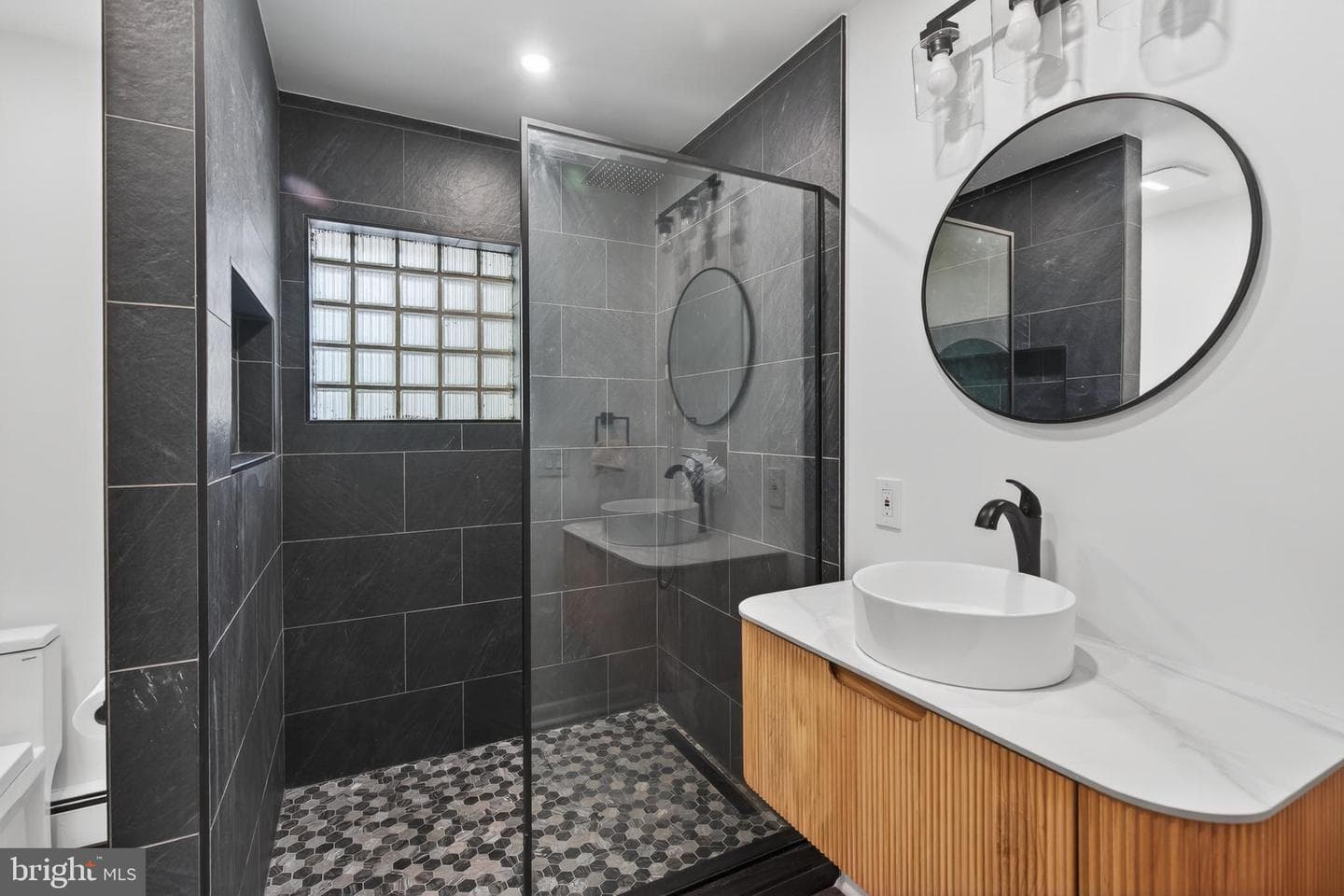454 Kirk Lane photo 6