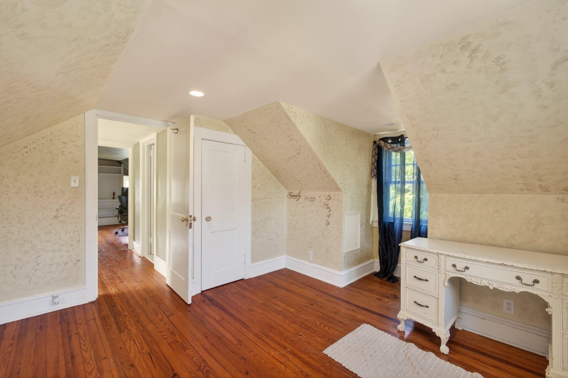 611 Mason Avenue photo 20