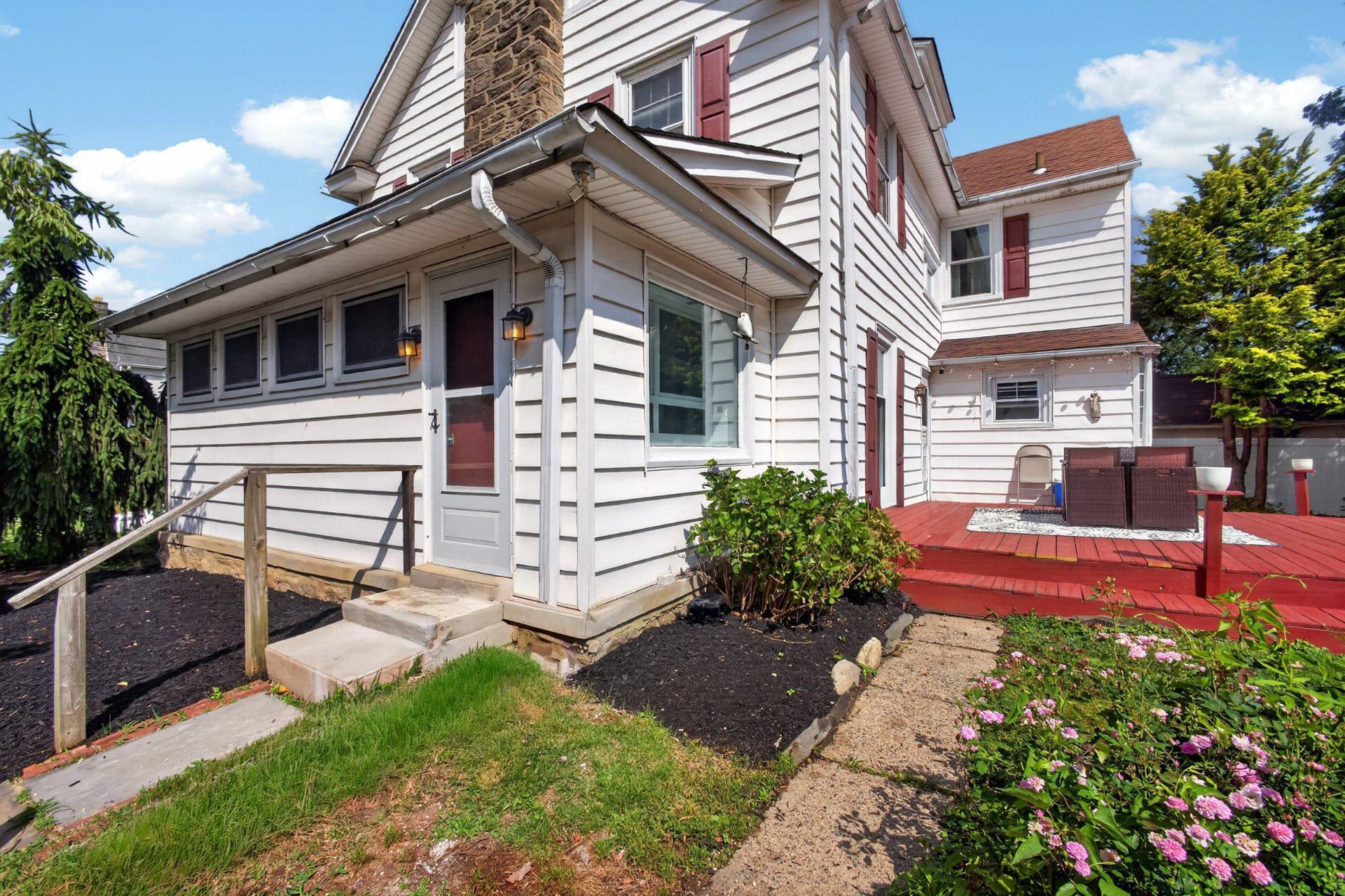 611 Mason Avenue photo 24