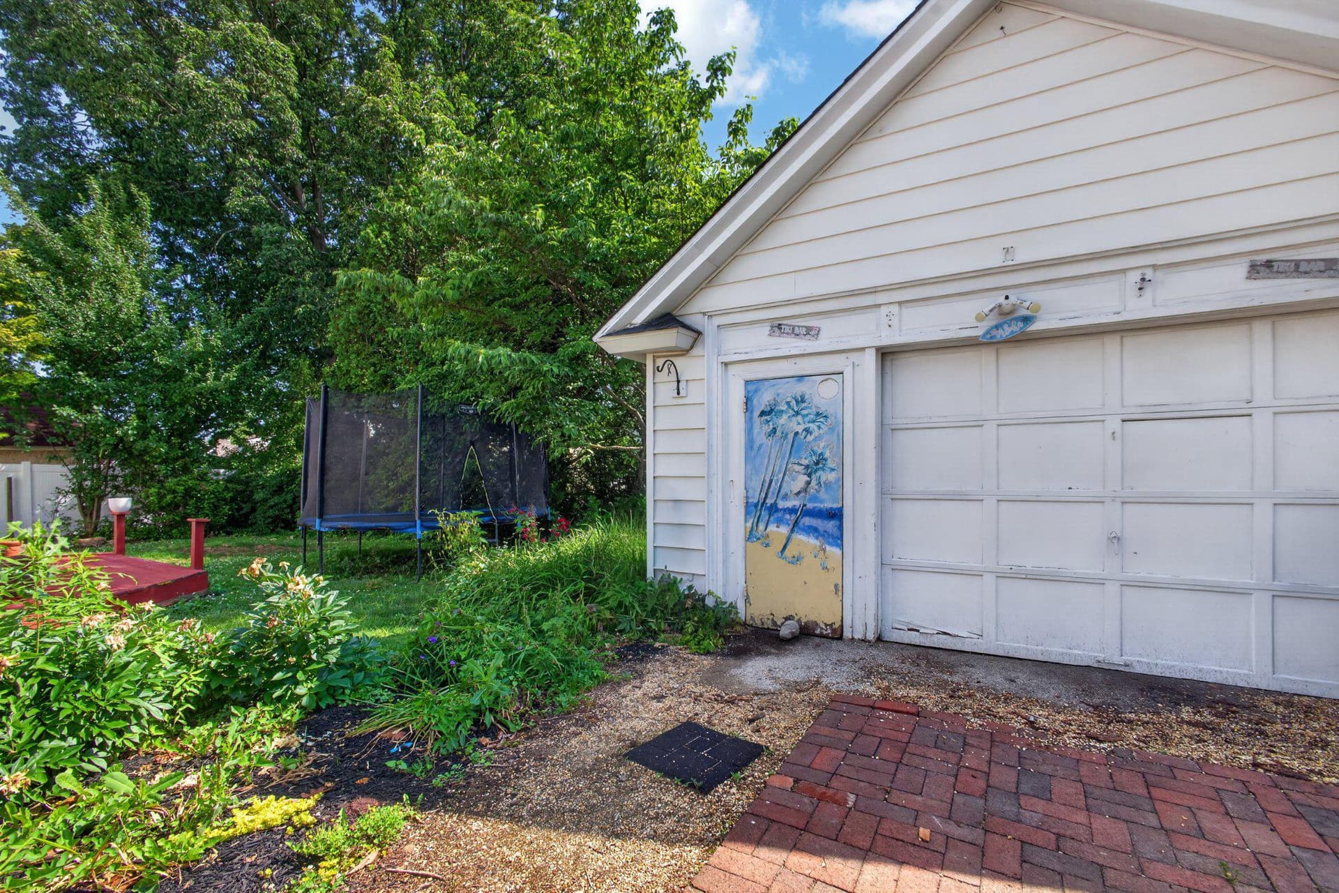 611 Mason Avenue photo 25