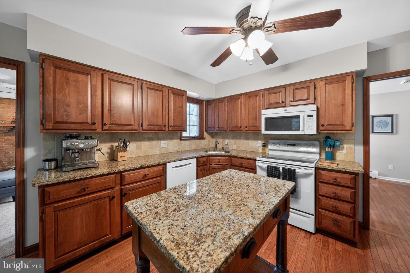 37 Ridley Avenue photo 7