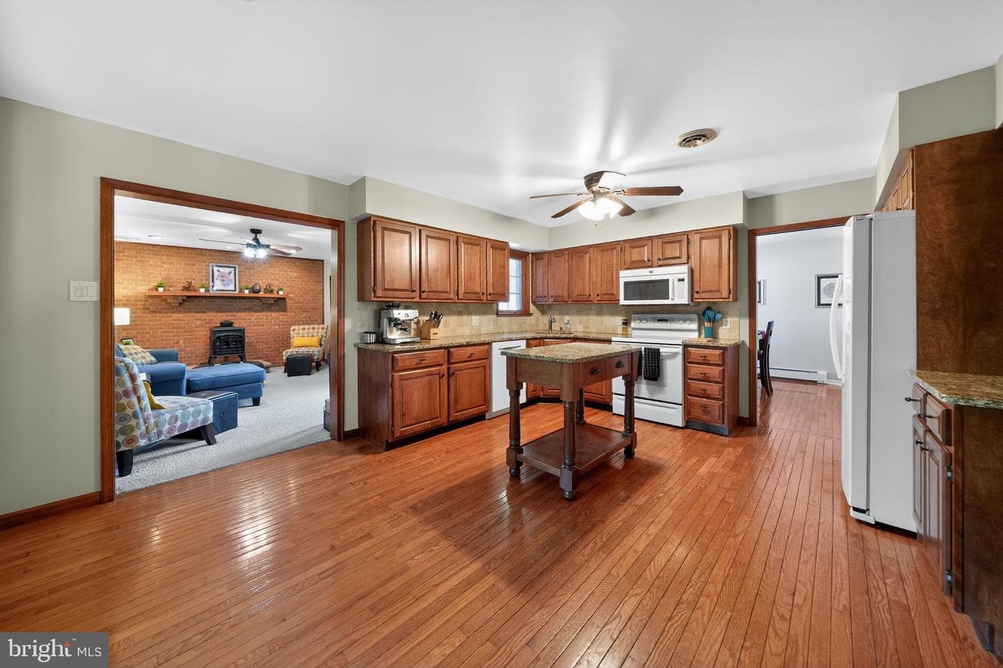 37 Ridley Avenue photo 8
