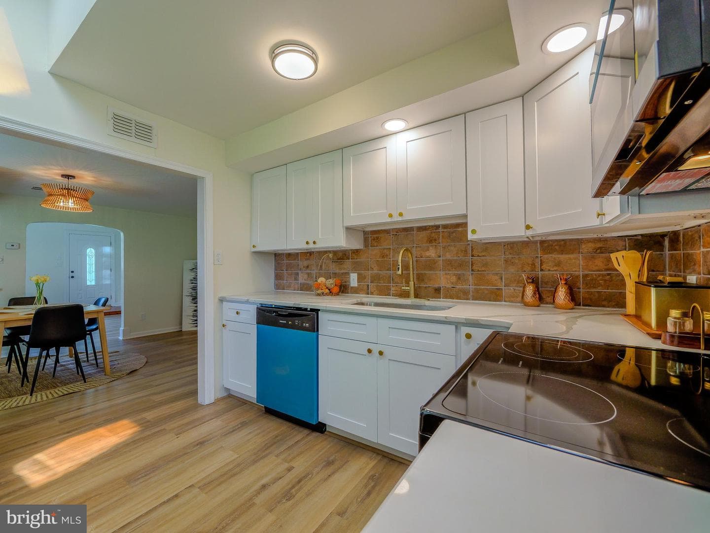 4828 Greenwood Street photo 14