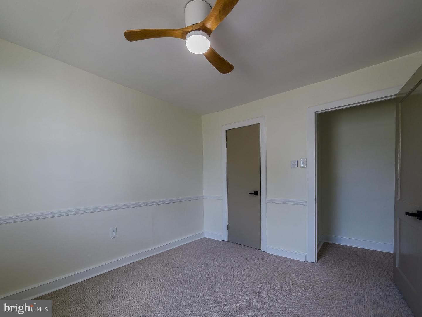 4828 Greenwood Street photo 25