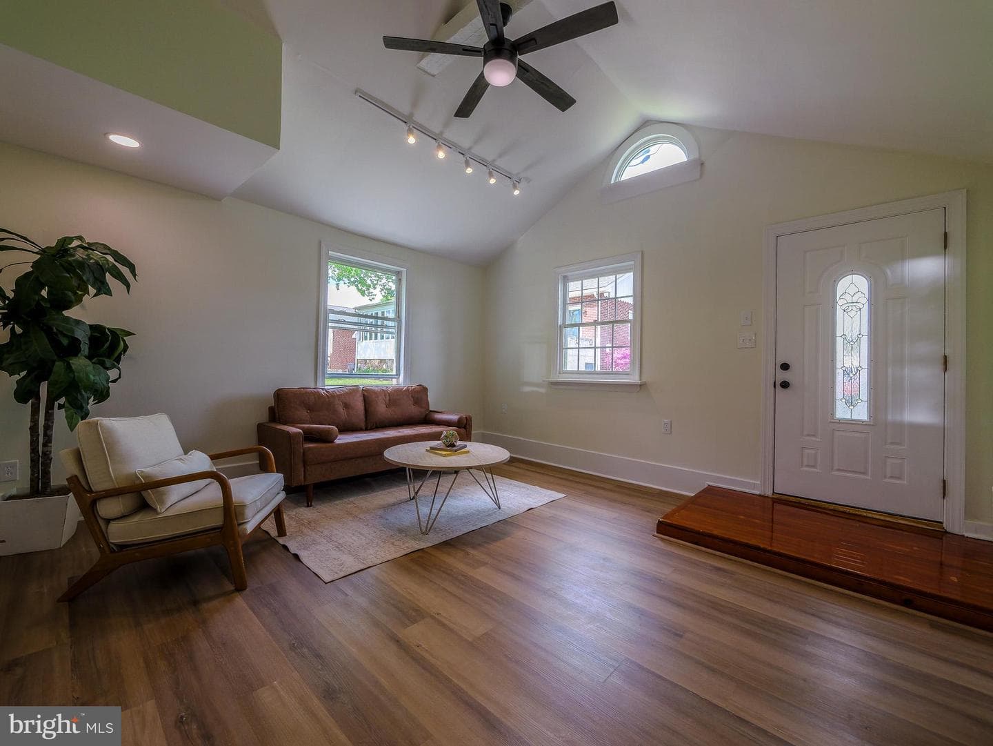 4828 Greenwood Street photo 3