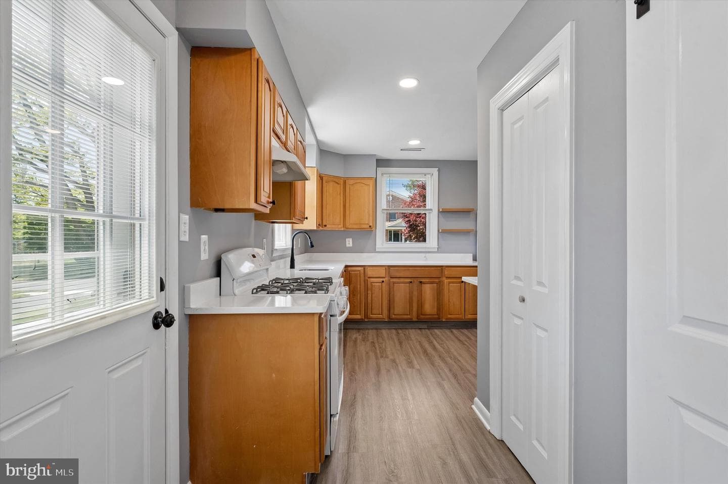 2211 Dickens Lane photo 7