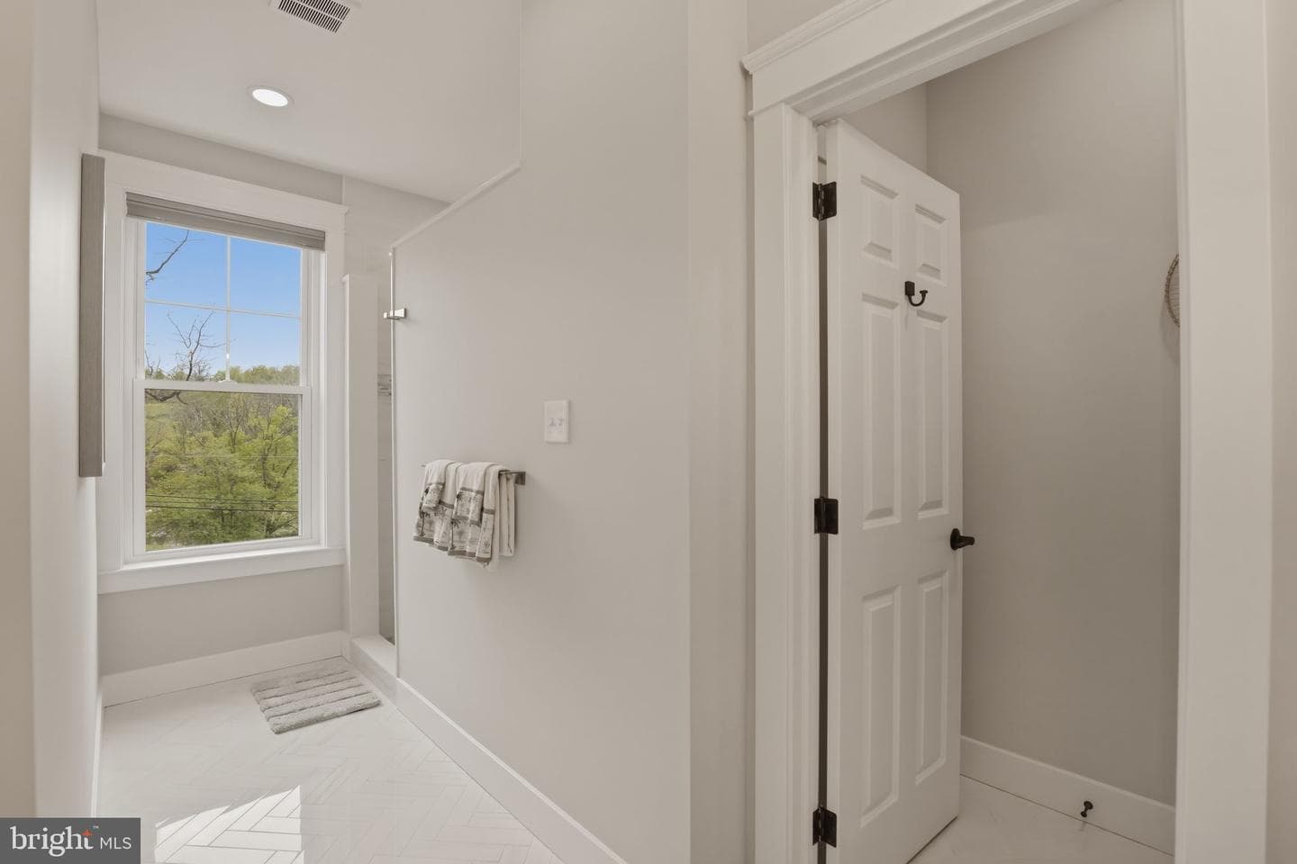496 Darlington Road photo 25