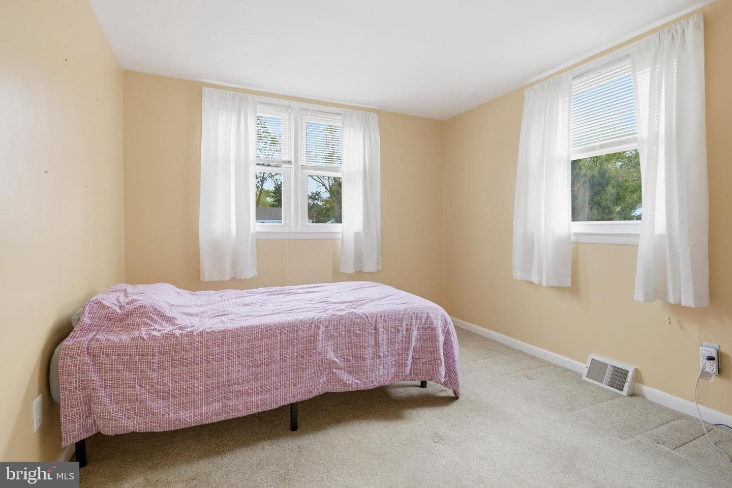 1040 Eisenhower Avenue photo 15