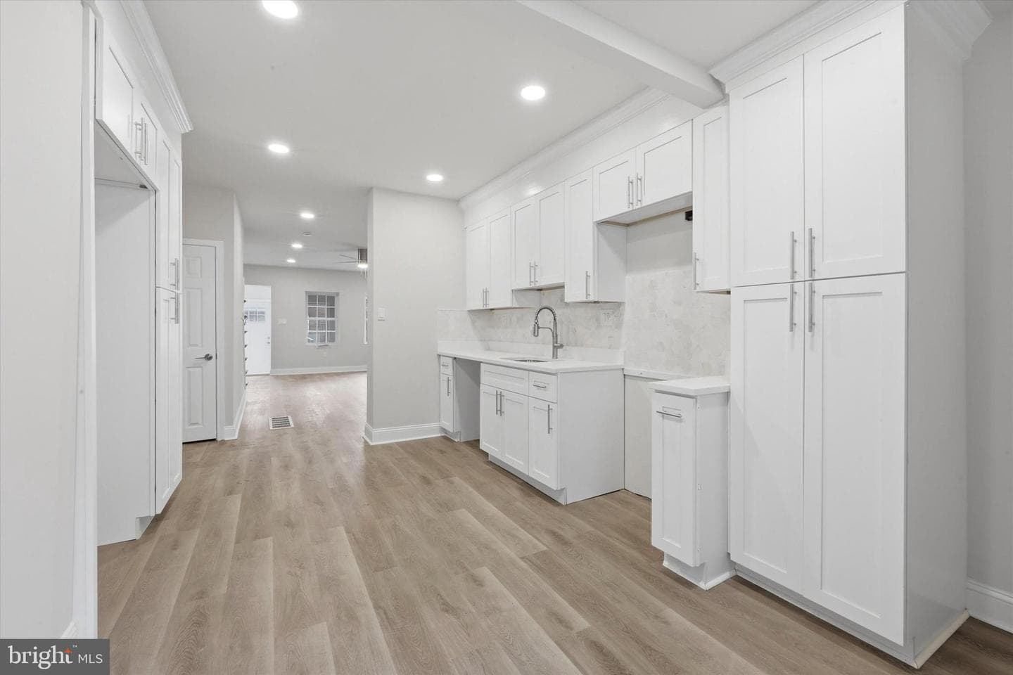 1120 Thomas Street photo 9