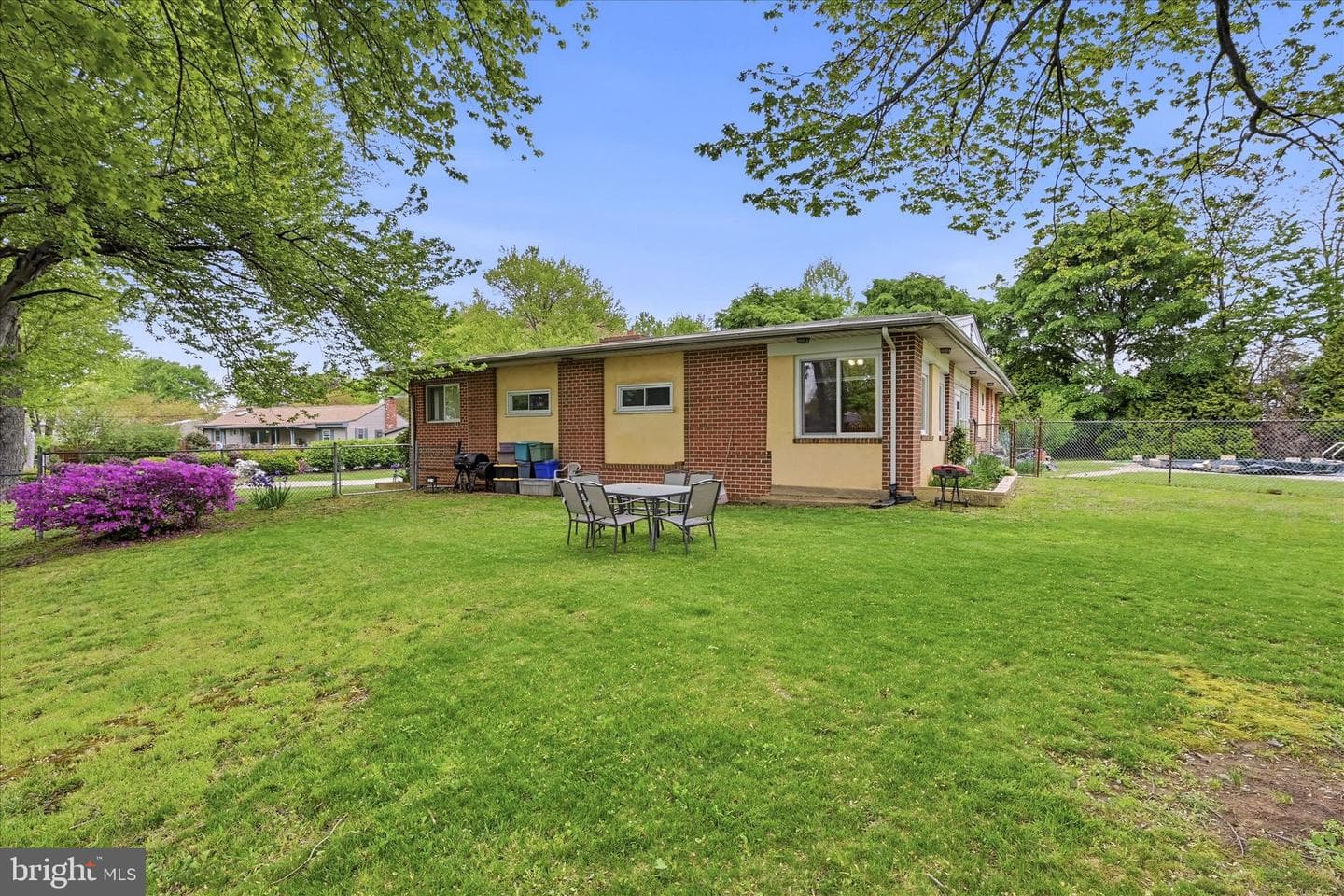 393 Monticello Avenue photo 15