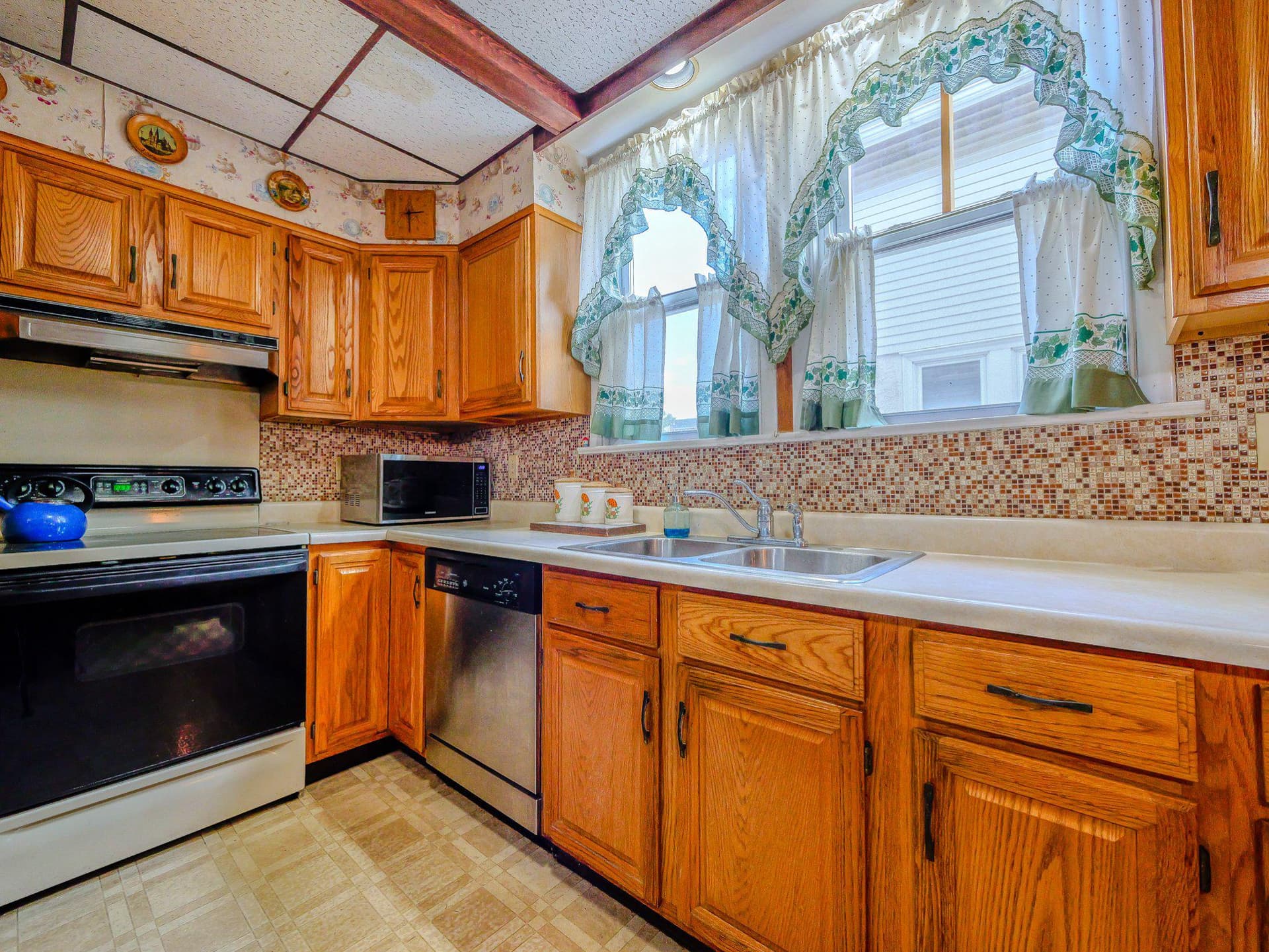 627 W Gardner Avenue photo 24