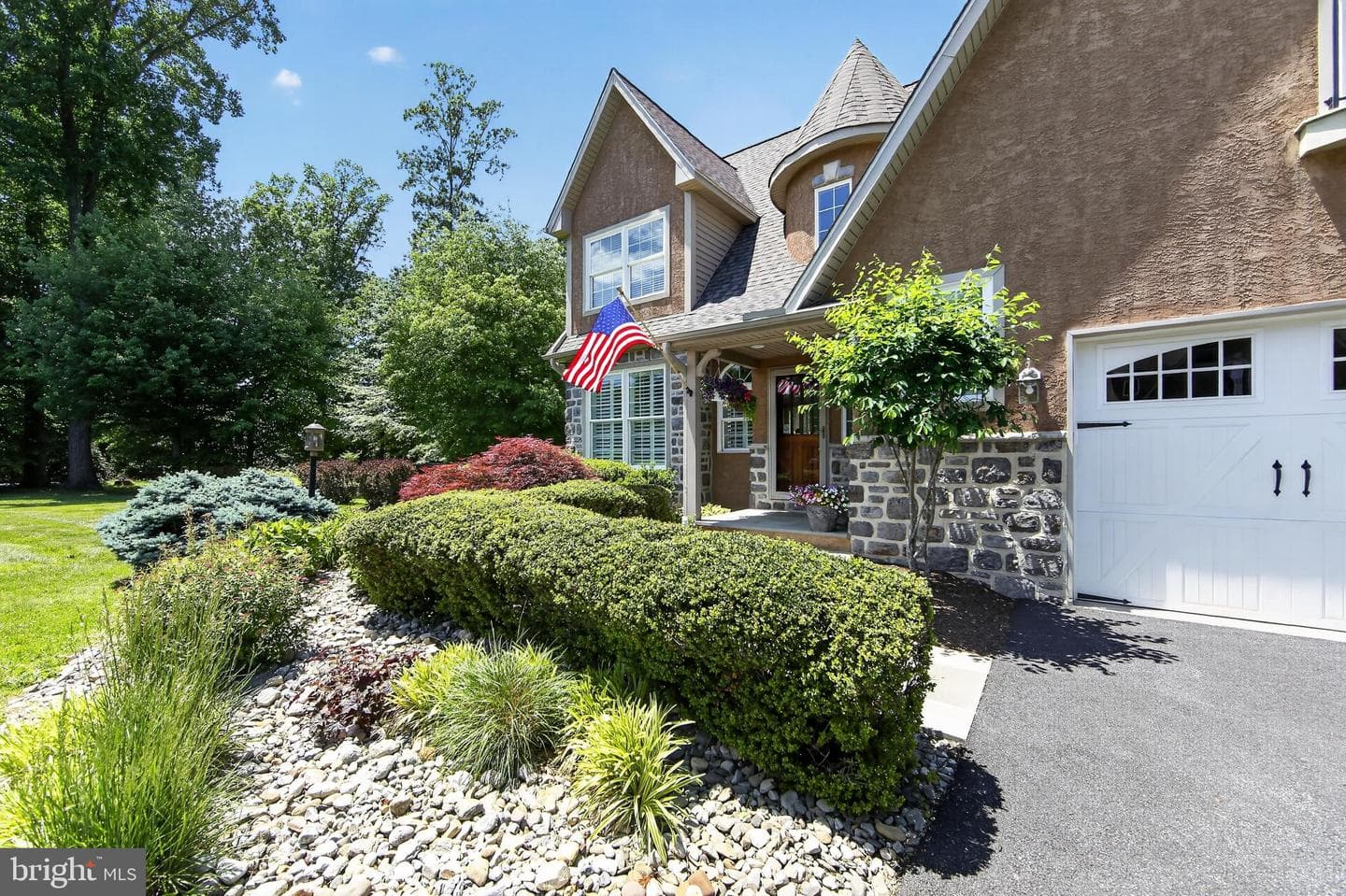 10 Kenmore Lane photo 4