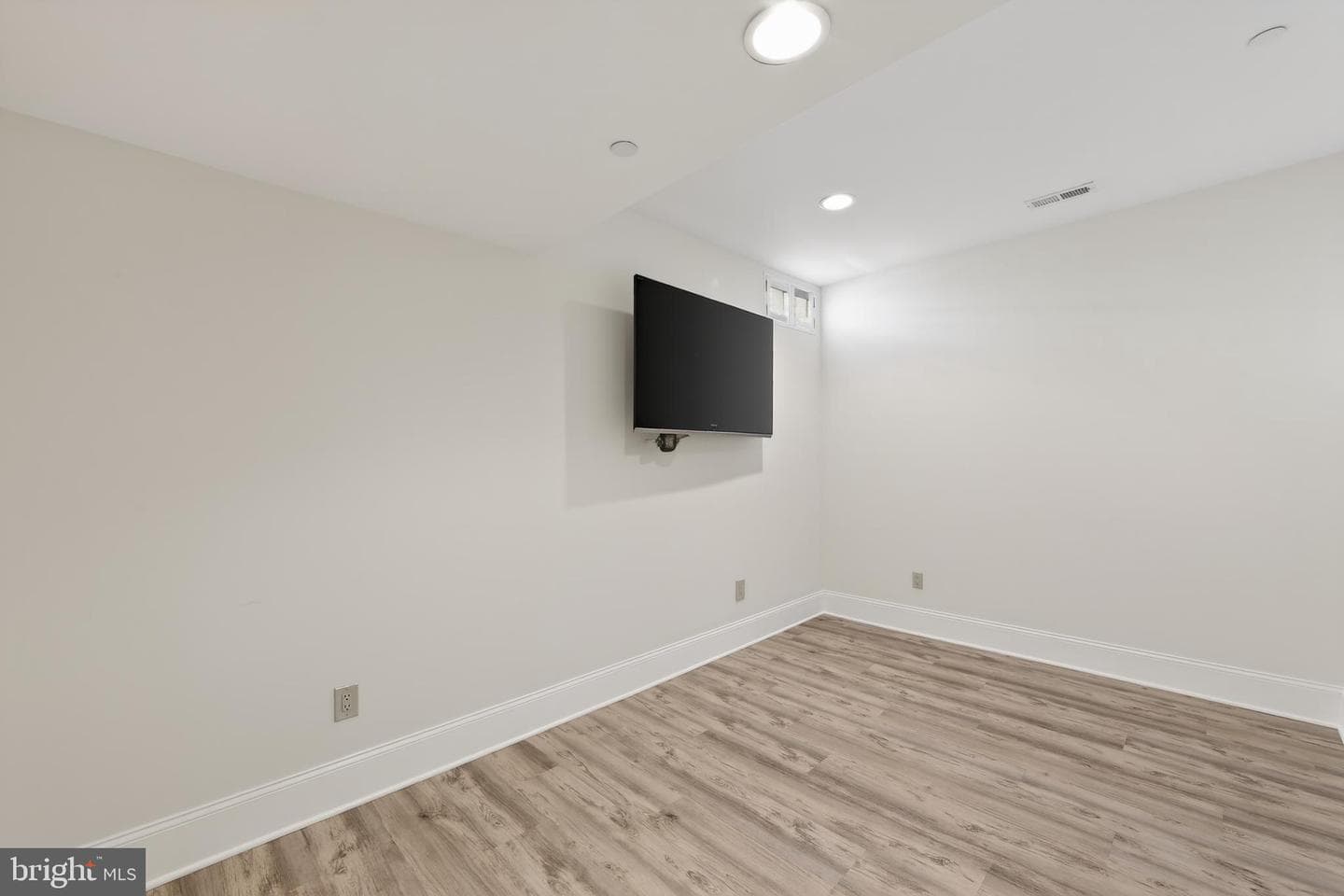 10 Kenmore Lane photo 45
