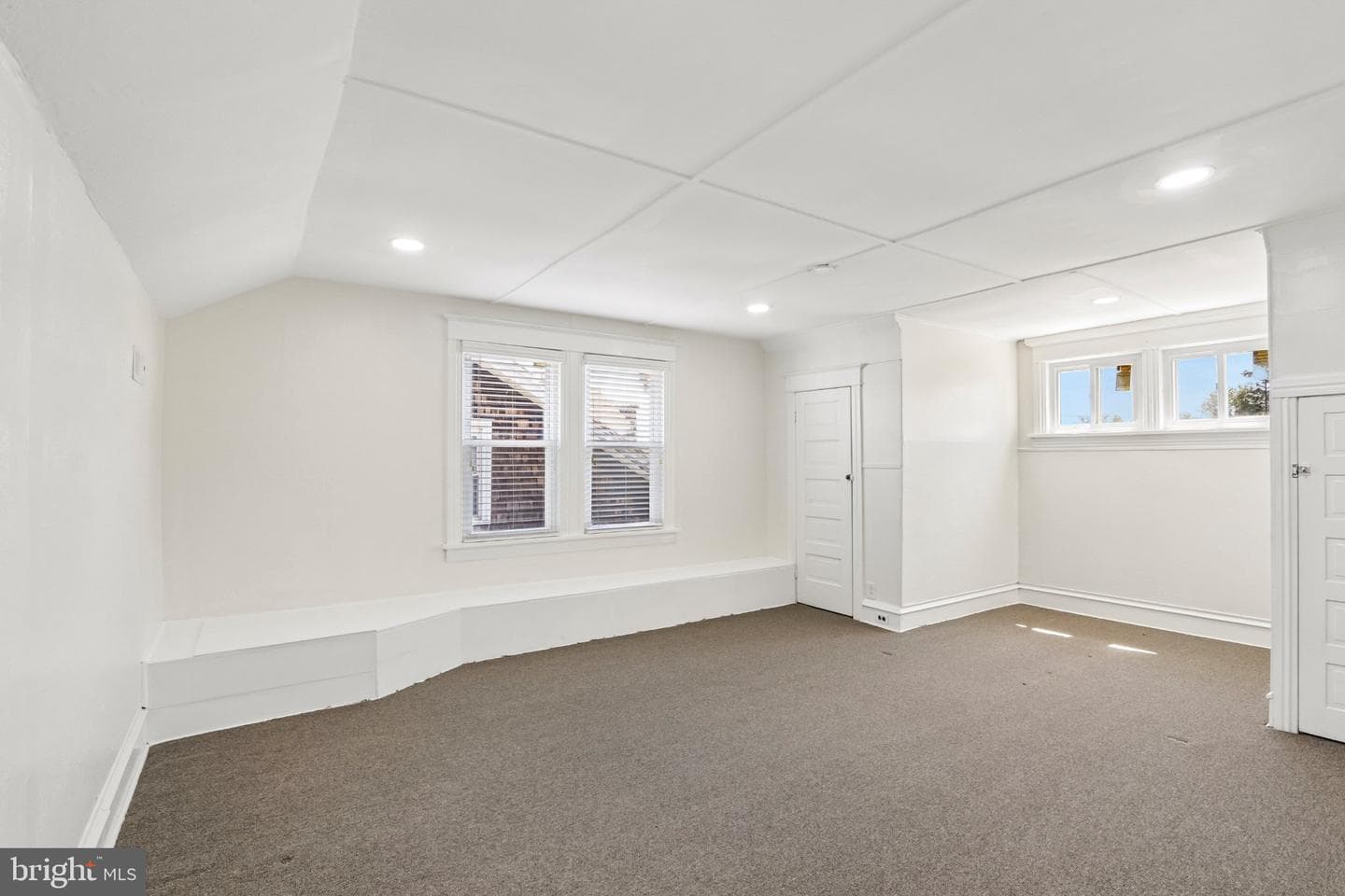 7407 Rogers Avenue photo 34