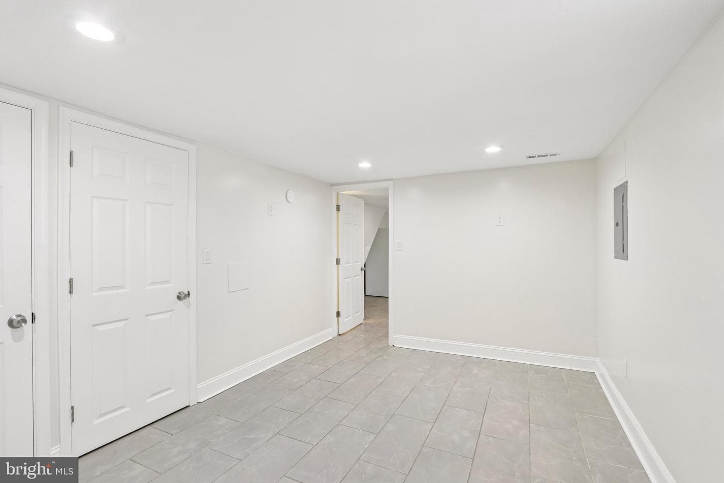 7407 Rogers Avenue photo 41