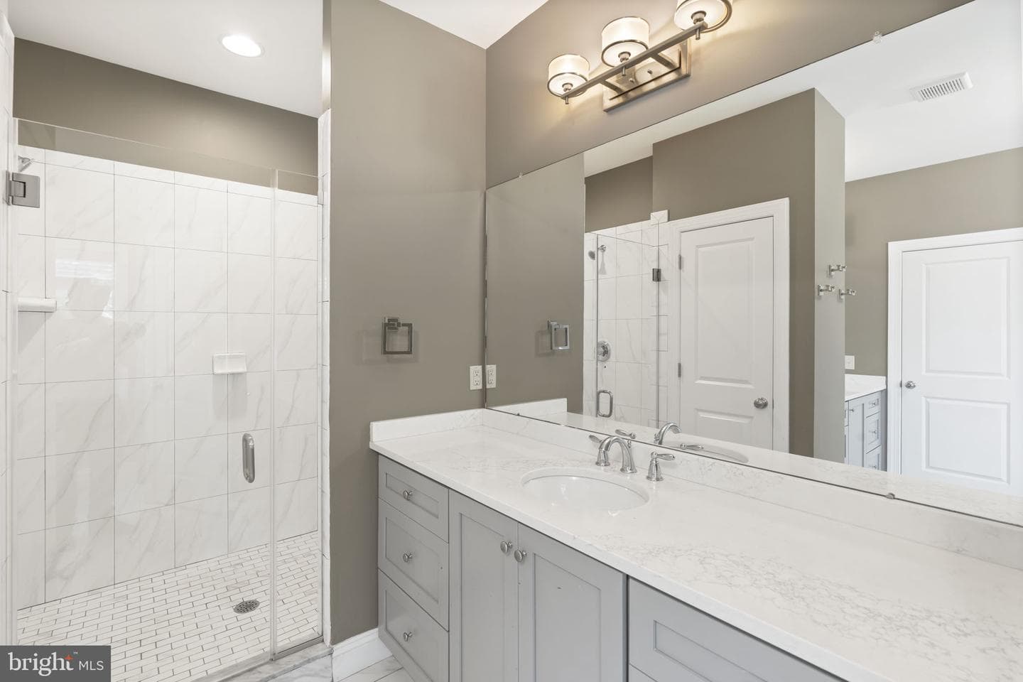 217 Harvard Road photo 49