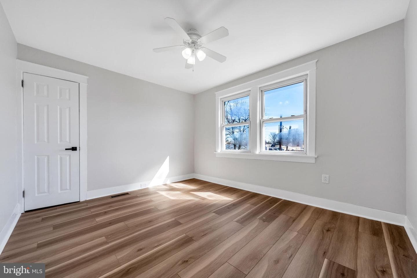 219 N Wycombe Avenue photo 35