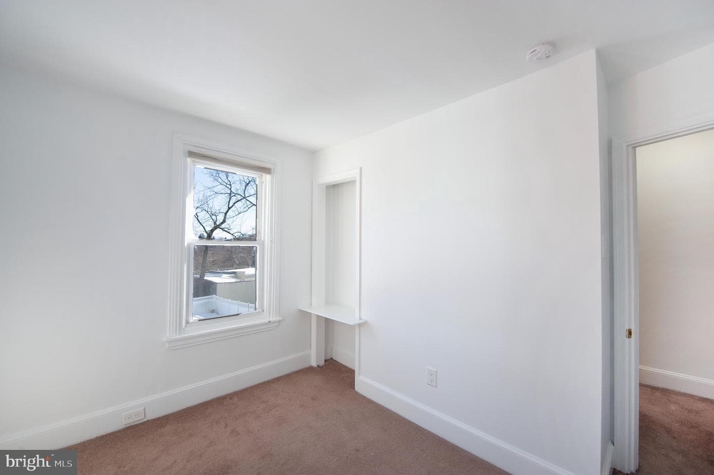 827 Aubrey Ave photo 15