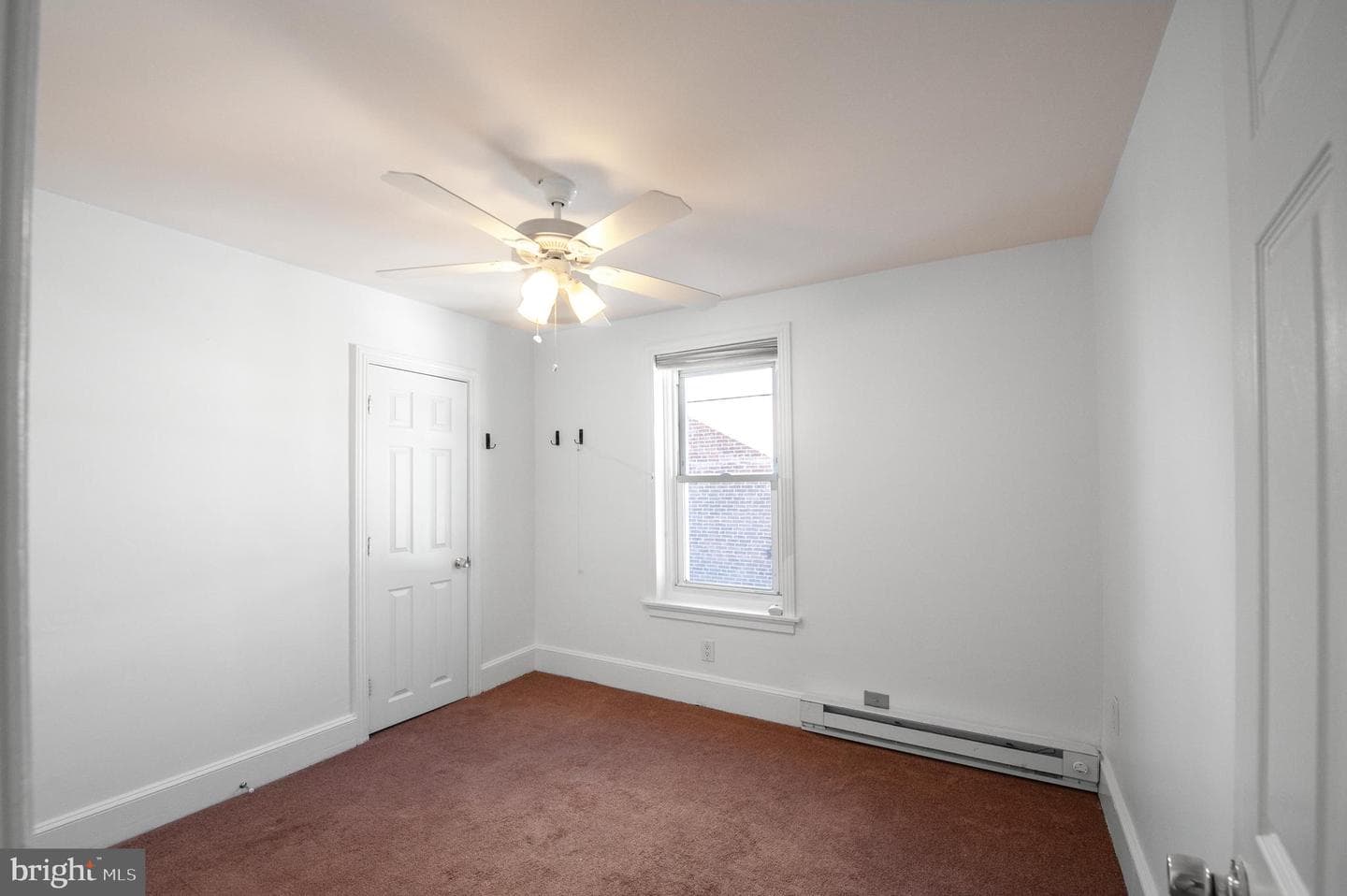 827 Aubrey Ave photo 16