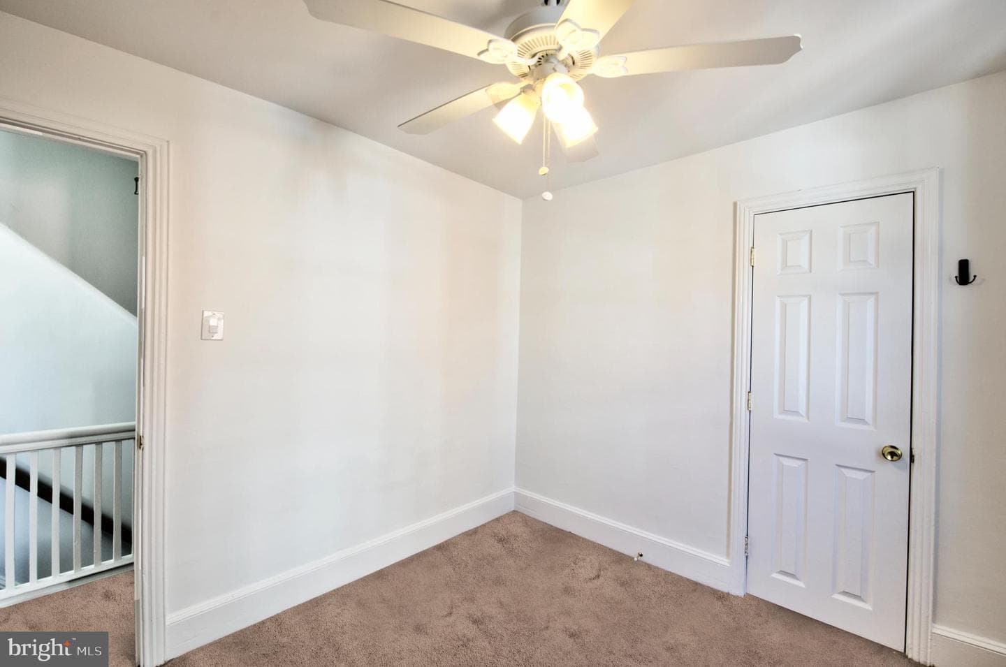 827 Aubrey Ave photo 17