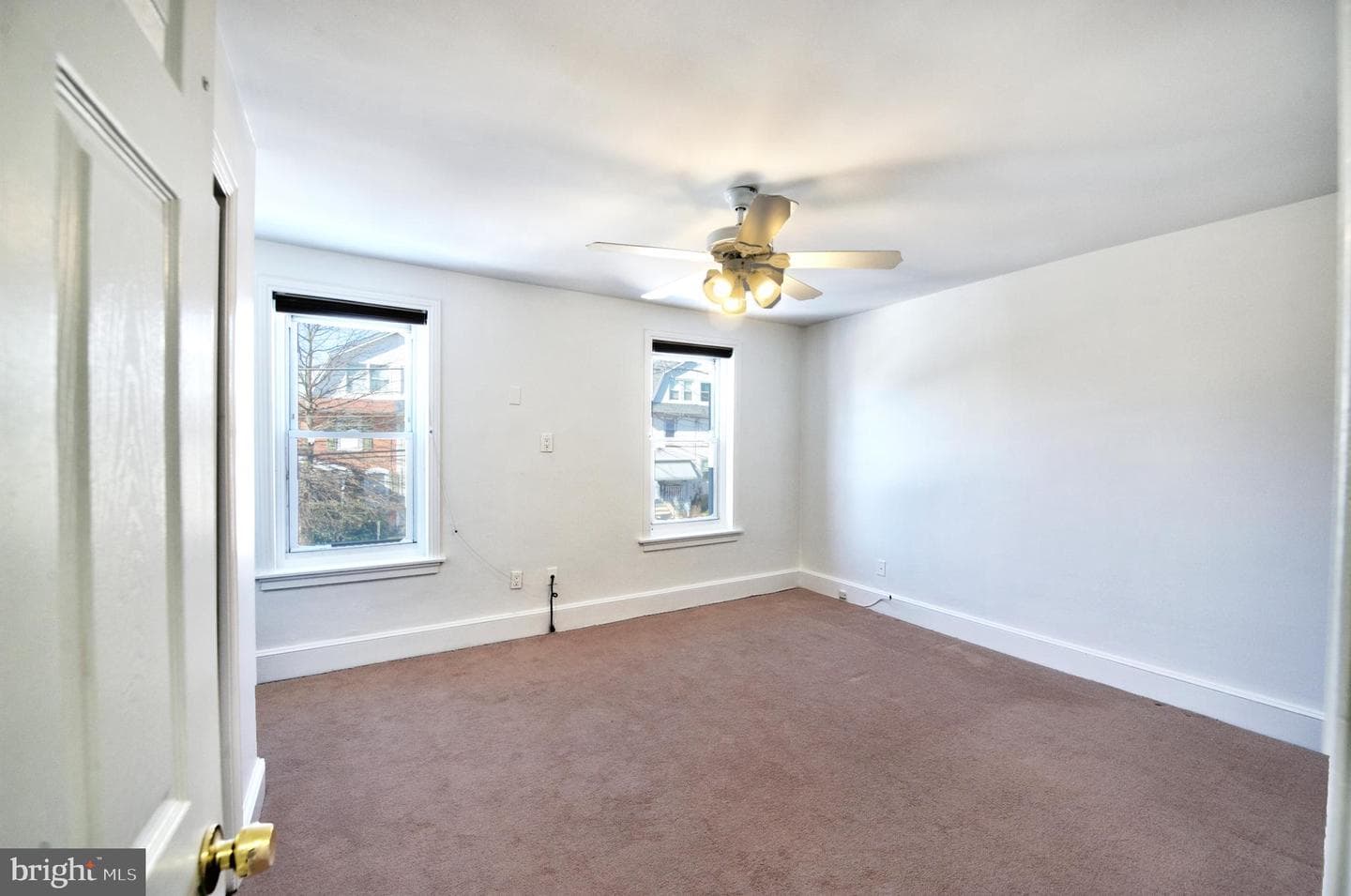 827 Aubrey Ave photo 18