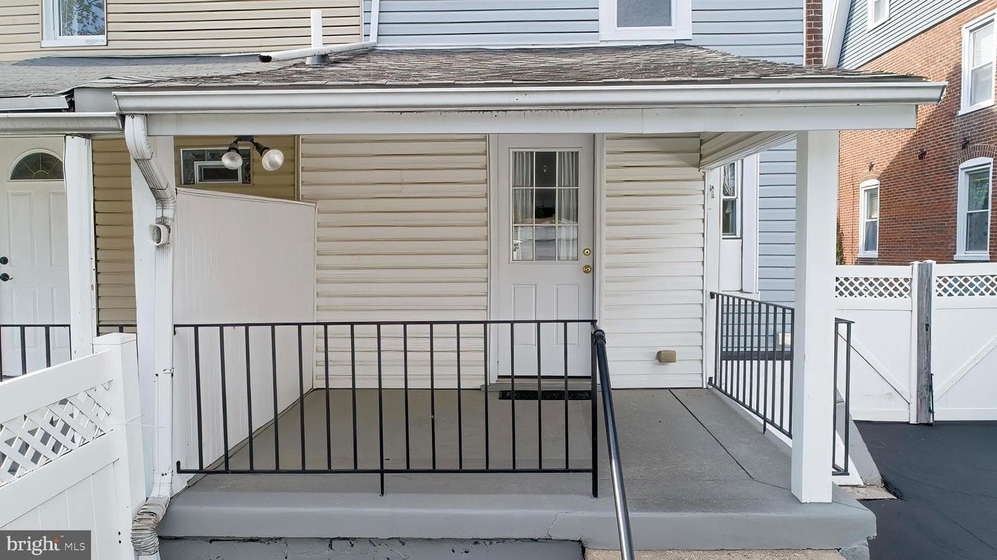 827 Aubrey Ave photo 26
