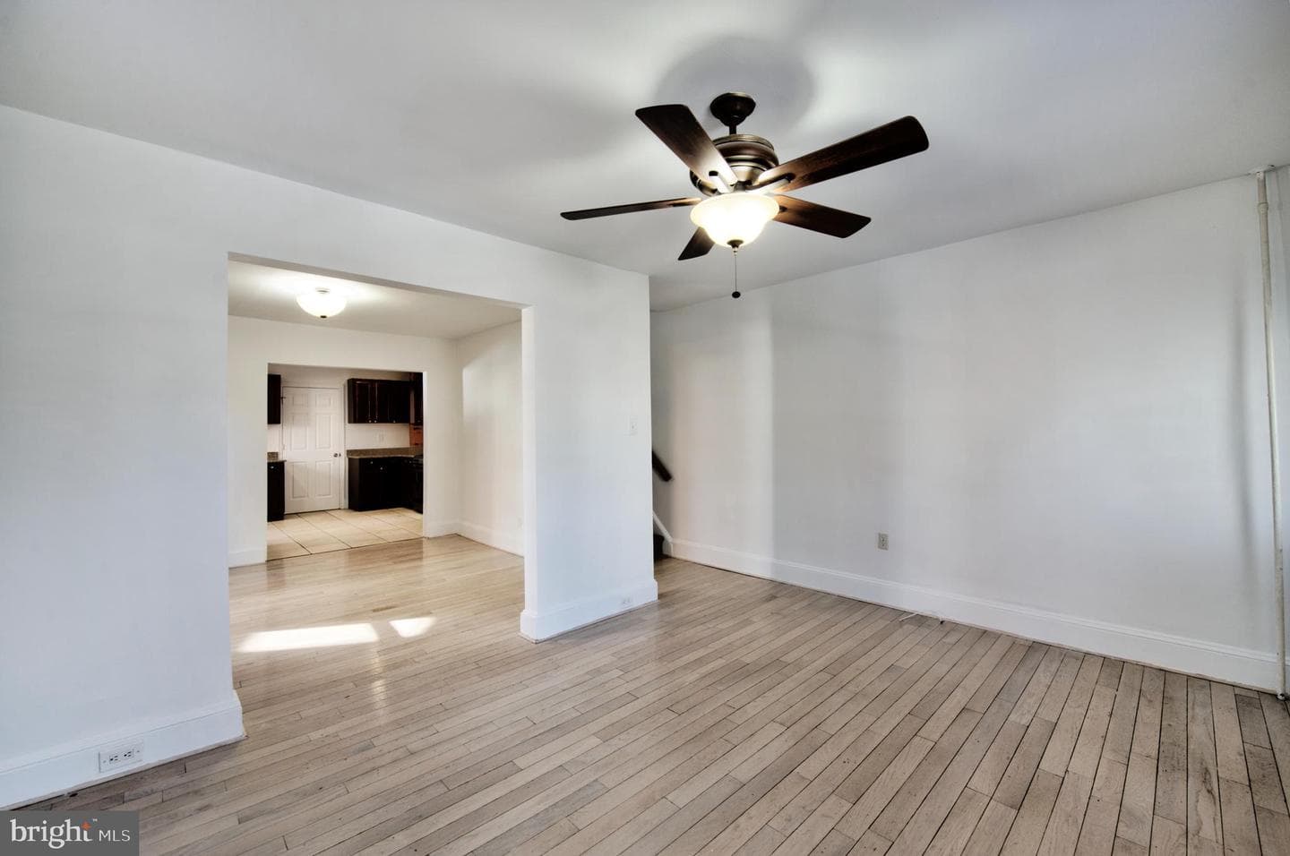 827 Aubrey Ave photo 5