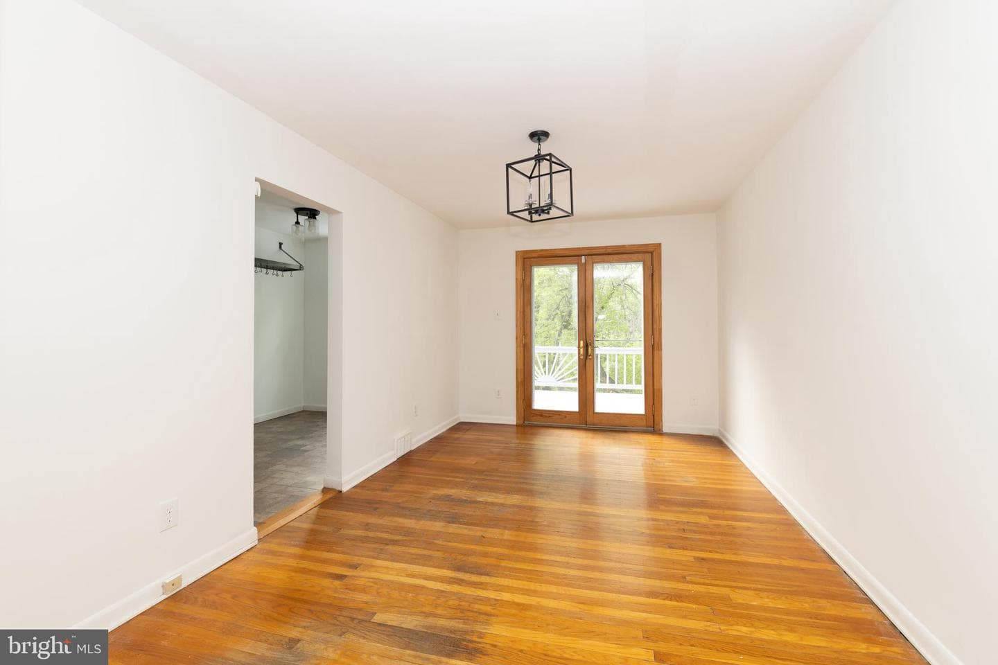 1420 Powell Road photo 10