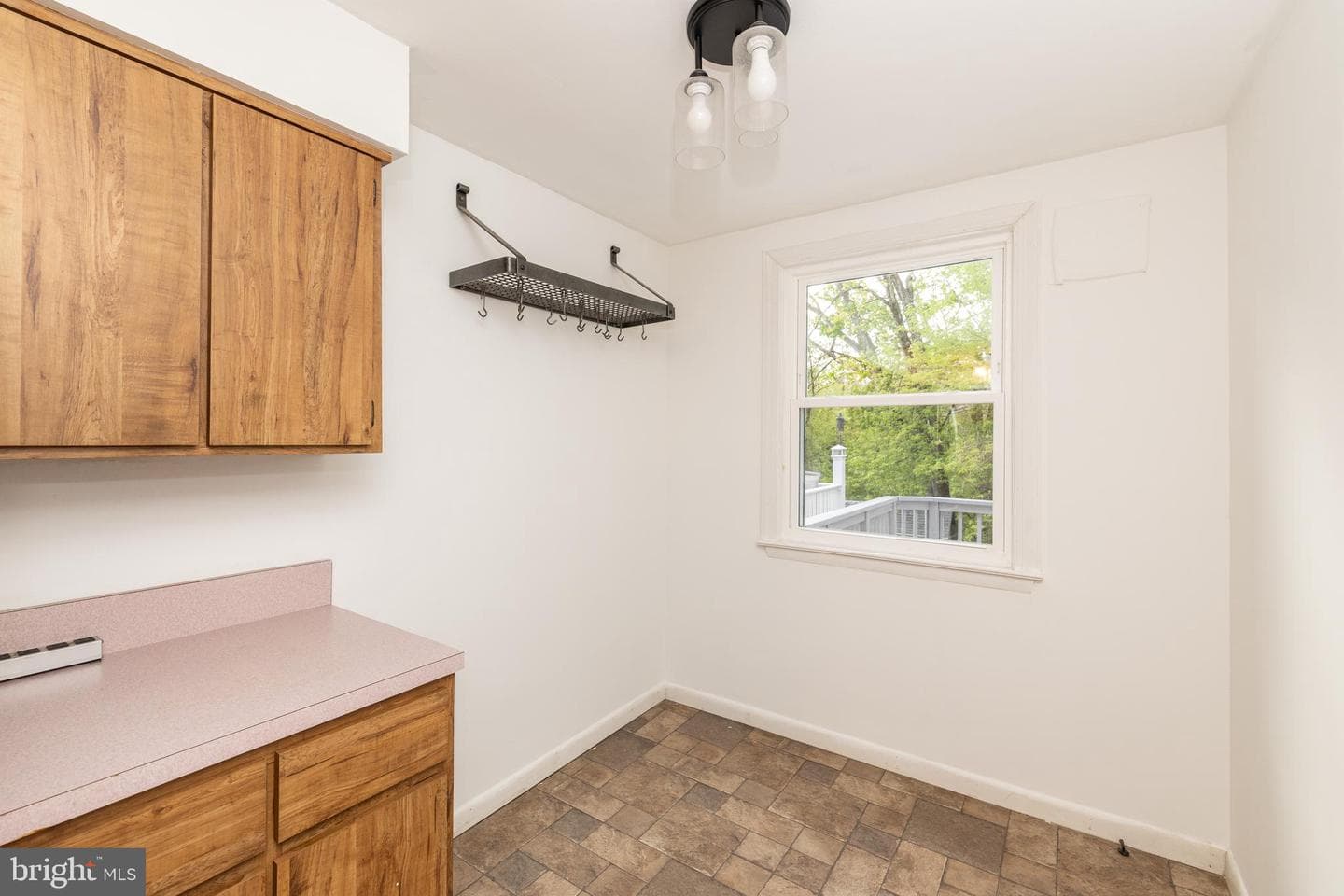 1420 Powell Road photo 18