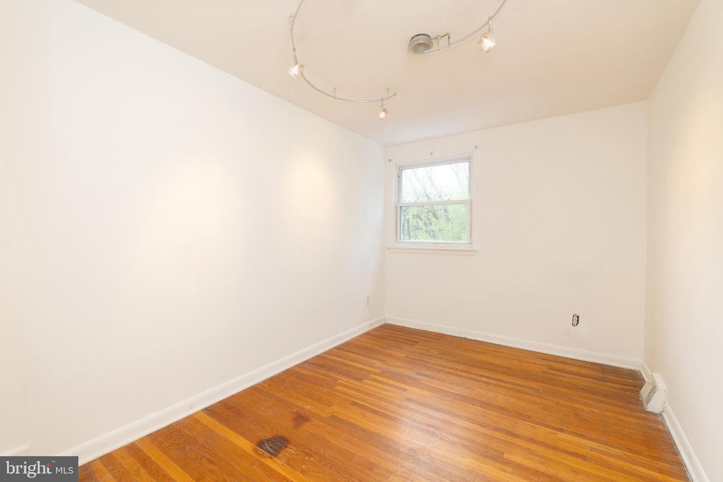 1420 Powell Road photo 25